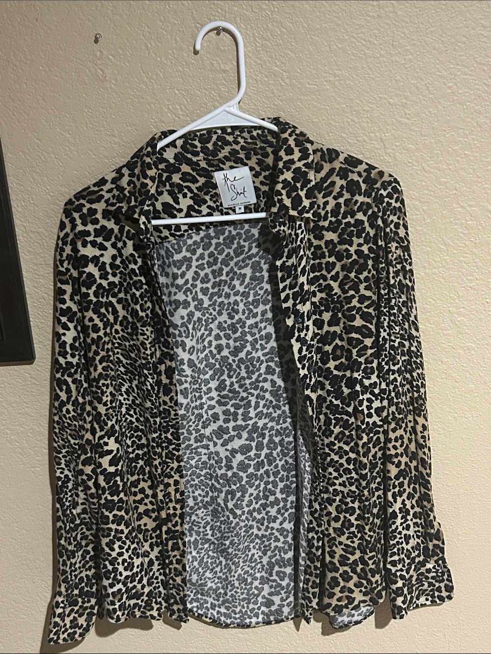 The Shirt Rochelle Behrens Leopard Print Button Down Blouse Size M